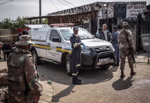 Nueva noche de violencia en Sudáfrica: dos tiroteos dejan 27 muertos