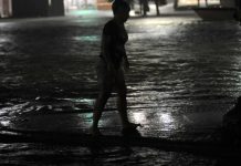 Más de 70.000 personas sin electricidad tras una emergencia por inundaciones repentinas en EEUU debido a la depresión tropical Edouard