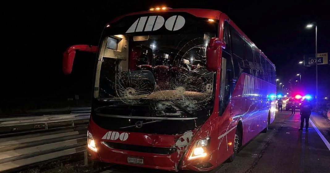 hp-import-1788436894797-ataques-a-autobuses-en-la-auto