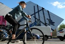 El gobierno de Ford iniciará el retiro y reconfiguración de ciclovías en Toronto tras fallo de la corte de apelaciones