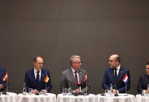 Cinco países de la Unión Europea pactaron crear centros de retorno migratorio fuera del bloque a partir de 2027