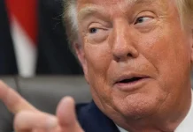 Lo último: Trump inicia su campaña electoral mientras una nueva encuesta de AP-NORC muestra su creciente impopularidad