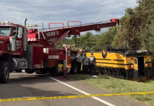 Tragedia con un autobús escolar en Florida: dos muertos, entre ellos una estudiante, tras un choque en cadena