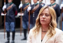 Meloni de Italia sigue a las estrellas del pop al buscar registrar su voz para combatir los deepfakes de IA