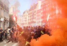 Las protestas estudiantiles acorralan a un Gobierno francés debilitado ante los mercados