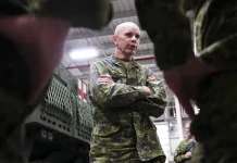 Canadá necesita más «urgencia» en la reconstrucción de su ejército: exjefe de defensa