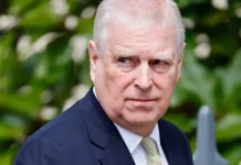 El juez dice que las órdenes de registro utilizadas para confiscar propiedades del ex príncipe Andrés eran ilegales.