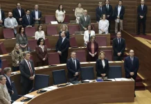Los partidos incendian la precampaña tras la muerte de Maricarmen: insultos de «miserables» y «carroñeros» y acusaciones de usarla como «estrategia electoral»