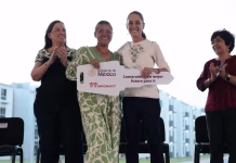 Presidenta entrega 900 viviendas nuevas en Veracruz a trabajadores