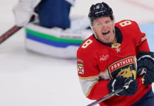 Brady Tkachuk se hace el héroe contra los Canucks