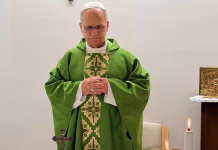 El papa León XIV salió del hospital tras ser dado de alta y mañana rezará el Ángelus en el Vaticano