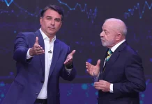 Flávio Bolsonaro saca de quicio a Lula durante el debate y recupera la iniciativa en la recta final hacia las elecciones