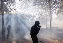 Macron defiende su gestión de los disturbios callejeros en Francia y apunta a «manipulación extranjera»