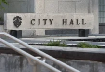 Fry y Sim se enfrentan en Vancouver, pero otros candidatos a la alcaldía rechazan la etiqueta de spoiler