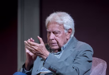 Felipe González cumple su promesa y no apoyará a Pedro Sánchez en el 29-N: el expresidente socialista votará en blanco