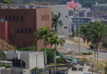 La Embajada de EEUU confirmó que todo su personal ya trabaja desde Caracas: “El objetivo es avanzar hacia elecciones libres”