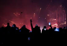 Los canales de televisión franceses se apresuran a disculparse después de transmitir las protestas albanesas como París y Lyon.