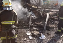 Al menos un muerto y una decena de heridos en ataques rusos contra varias regiones de Ucrania